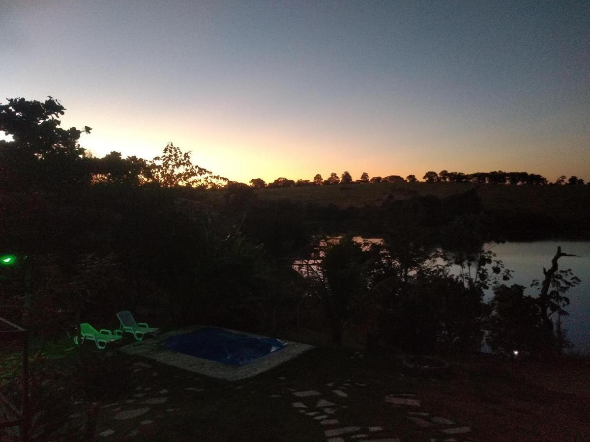 Casa Com Piscina Fundo Pra Represa E Ar Condicionado Casinhabrancadevaranda Ijaci Dış mekan fotoğraf
